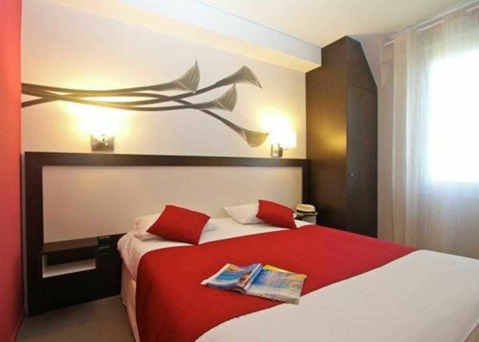 Quality Hotel La Marebaudiere Vannes Centre Room photo