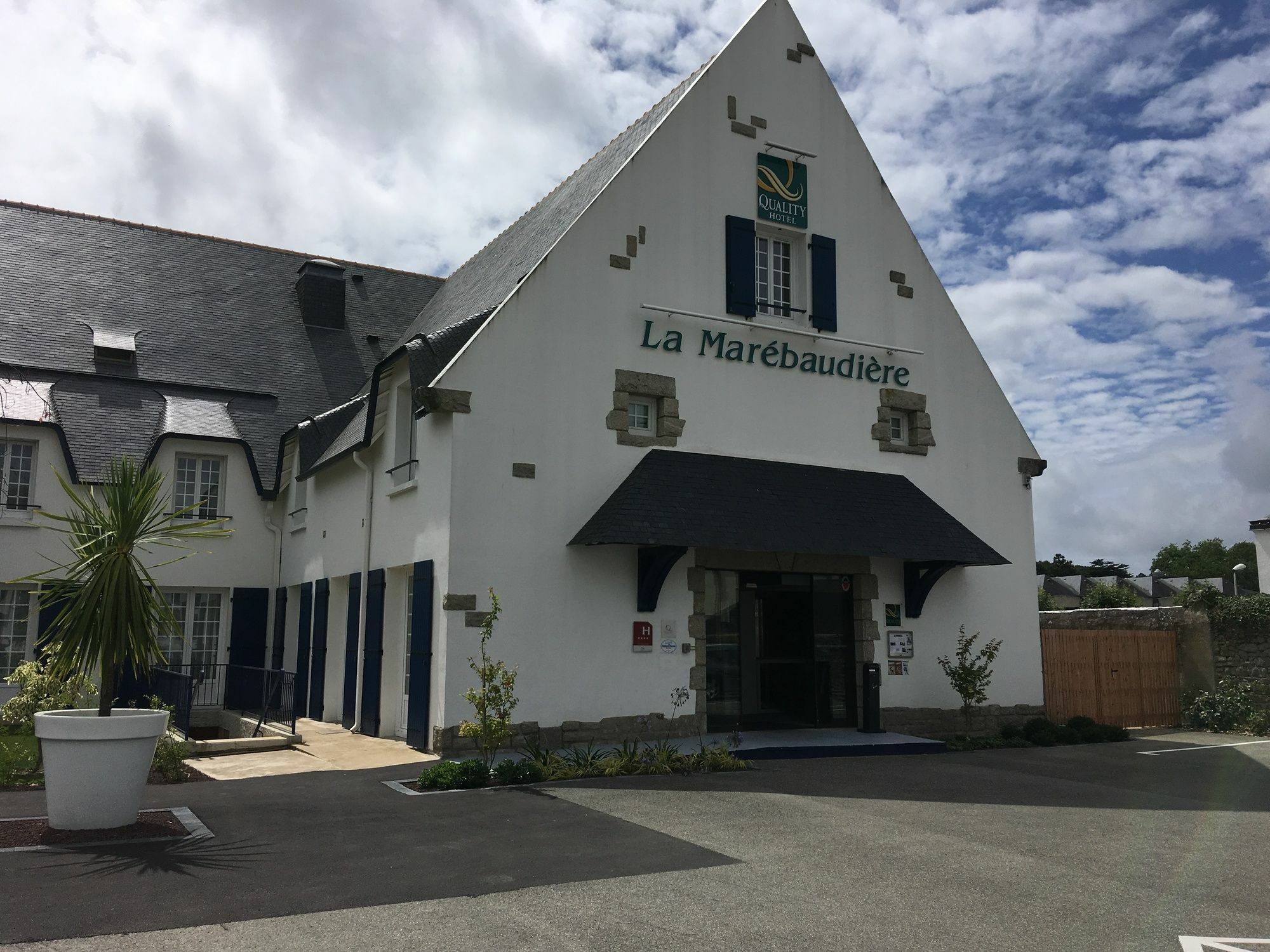 Quality Hotel La Marebaudiere Vannes Centre Exterior photo